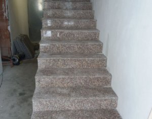 Lakás 4 szobák eladó on Floresti