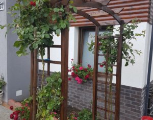 Ház 6 szobák kiadó on Sannicoara