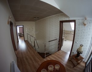 Ház 6 szobák kiadó on Sannicoara