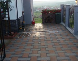 Ház 6 szobák kiadó on Sannicoara