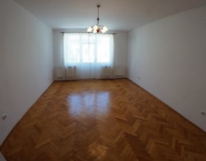 Lakás 4 szobák eladó on Cluj-napoca, Zóna Centru