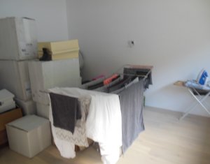 Ház 4 szobák eladó on Floresti