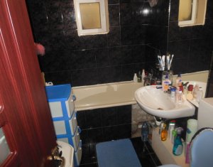 Lakás 3 szobák eladó on Floresti