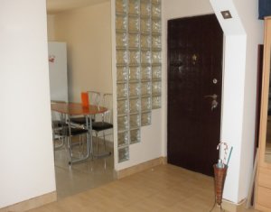 Lakás 3 szobák eladó on Floresti