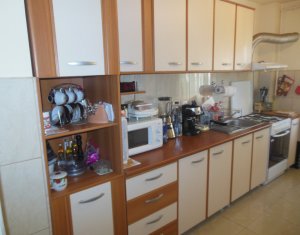 Lakás 3 szobák eladó on Floresti