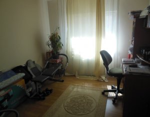 Lakás 3 szobák eladó on Floresti