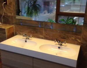 Ház 4 szobák eladó on Floresti