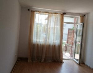 Lakás 3 szobák eladó on Floresti