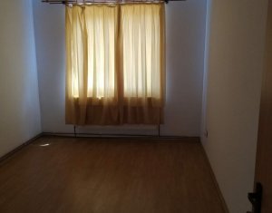 Lakás 3 szobák eladó on Floresti