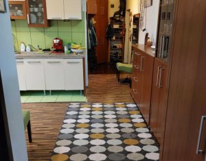 Lakás 3 szobák eladó on Floresti