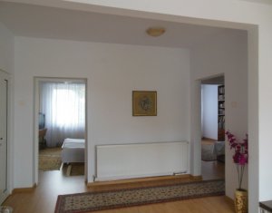 Ház 6 szobák eladó on Floresti