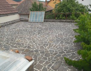 Ház 6 szobák eladó on Floresti