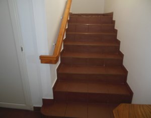 Ház 6 szobák eladó on Floresti