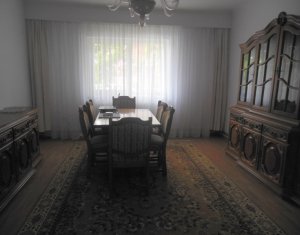 Ház 6 szobák eladó on Floresti