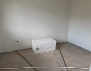 Lakás 2 szobák eladó on Floresti