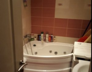 Lakás 3 szobák eladó on Floresti