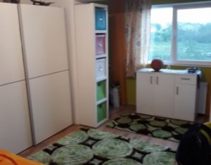 Lakás 3 szobák eladó on Floresti