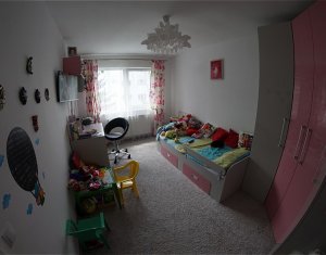 Lakás 4 szobák eladó on Cluj-napoca, Zóna Manastur