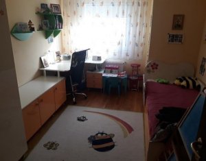 Lakás 3 szobák eladó on Floresti