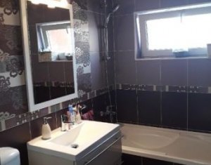 Lakás 3 szobák eladó on Floresti