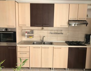 Lakás 3 szobák eladó on Floresti