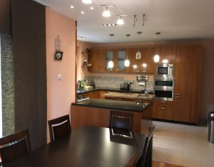 Ház 6 szobák eladó on Cluj-napoca, Zóna Manastur