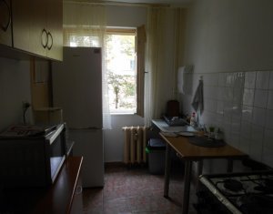 Lakás 4 szobák eladó on Cluj-napoca, Zóna Manastur