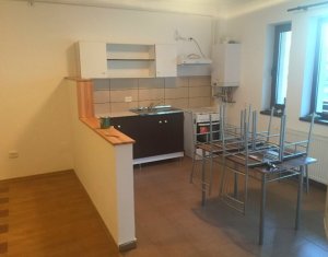 Lakás 3 szobák eladó on Floresti