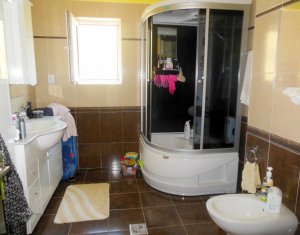 Lakás 2 szobák eladó on Floresti