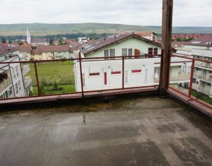 Lakás 3 szobák eladó on Floresti