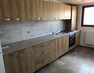 Lakás 3 szobák eladó on Floresti