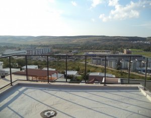 Lakás 4 szobák eladó on Floresti