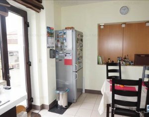 Ház 6 szobák eladó on Floresti