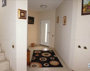 Ház 6 szobák eladó on Floresti