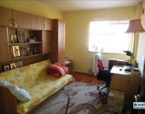 Ház 5 szobák eladó on Floresti