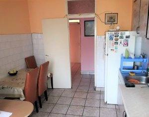 Lakás 4 szobák eladó on Cluj-napoca, Zóna Manastur