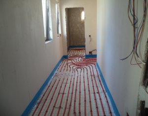 Lakás 3 szobák eladó on Floresti