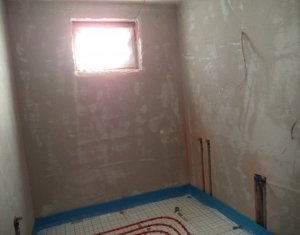 Lakás 3 szobák eladó on Floresti