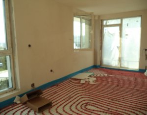 Lakás 4 szobák eladó on Floresti