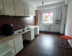 Lakás 2 szobák eladó on Floresti