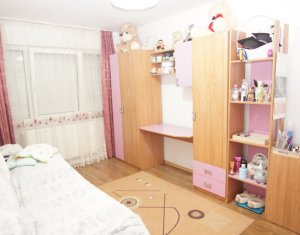 Lakás 4 szobák eladó on Cluj-napoca, Zóna Manastur