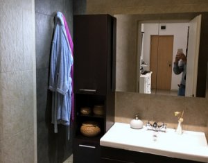 Lakás 3 szobák eladó on Floresti