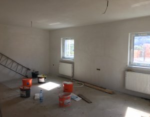 Ház 5 szobák eladó on Floresti