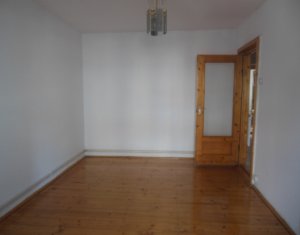 Lakás 3 szobák eladó on Floresti