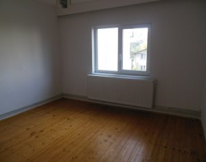 Lakás 3 szobák eladó on Floresti