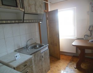 Lakás 3 szobák eladó on Floresti