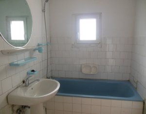 Lakás 3 szobák eladó on Floresti