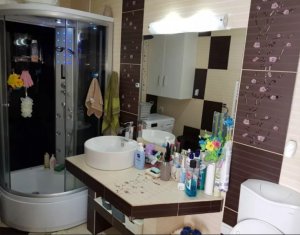 Lakás 3 szobák eladó on Floresti