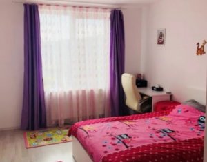 Lakás 3 szobák eladó on Floresti