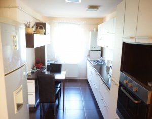 Lakás 3 szobák eladó on Floresti